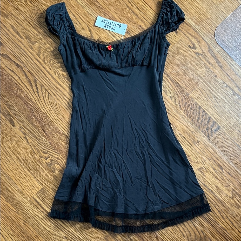 Kimchi Blue - Black Short Sleeve Scoop Neck Mini Dress with Red Rose Accent
